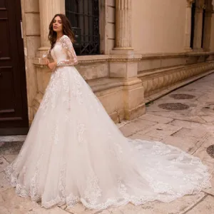 A-Line V-Neck Full Sleeves Lace Appliques Bridal Gowns with Chapel Train