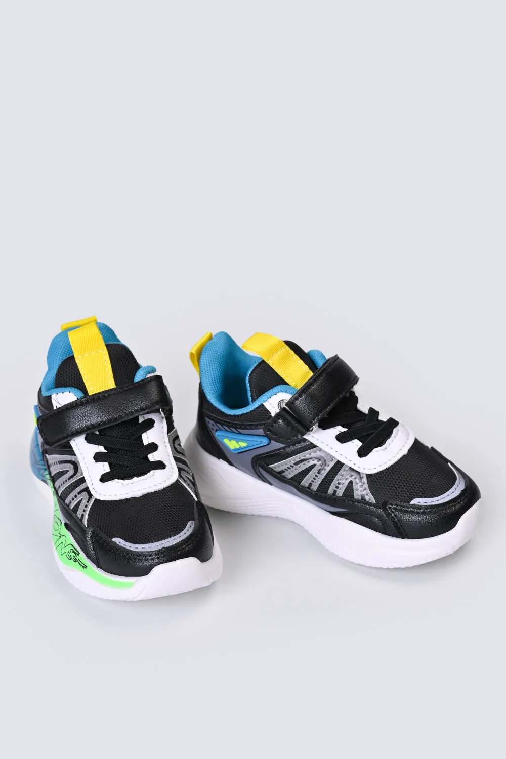 BOYS SNEAKERS