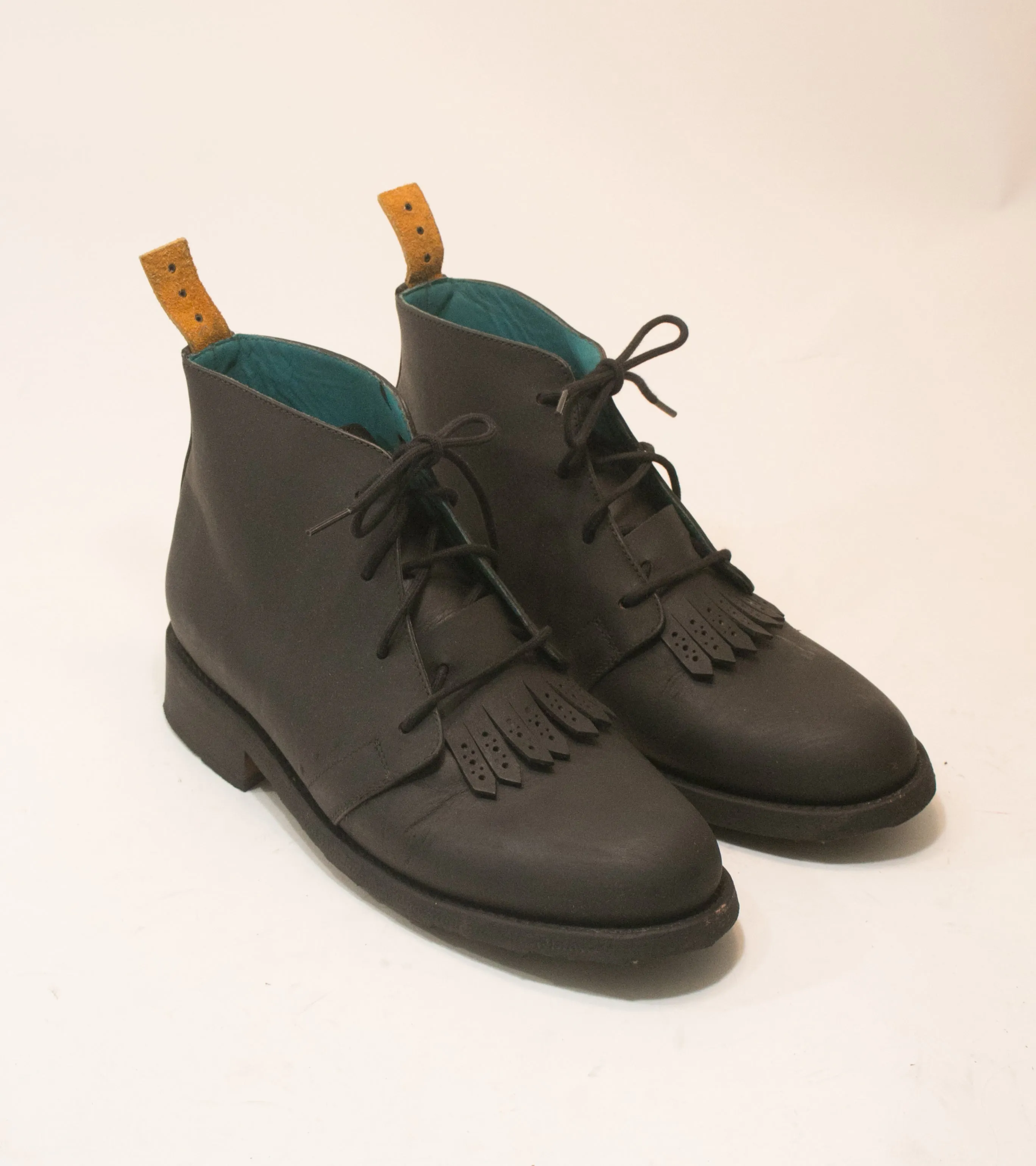 no.1048 runway desert boot sigil hand-painted sz 10M