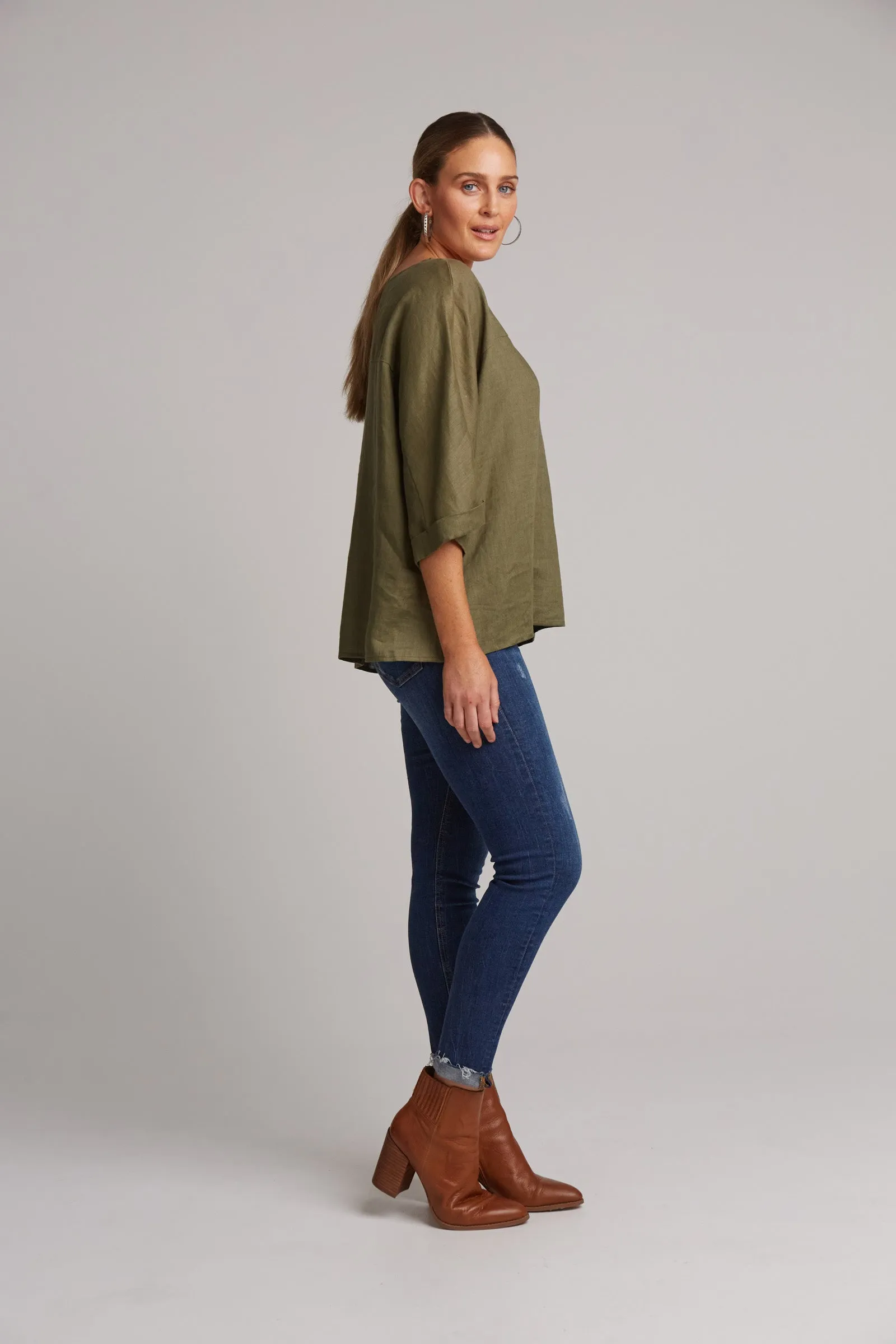 Studio Linen Relaxed Top - Khaki