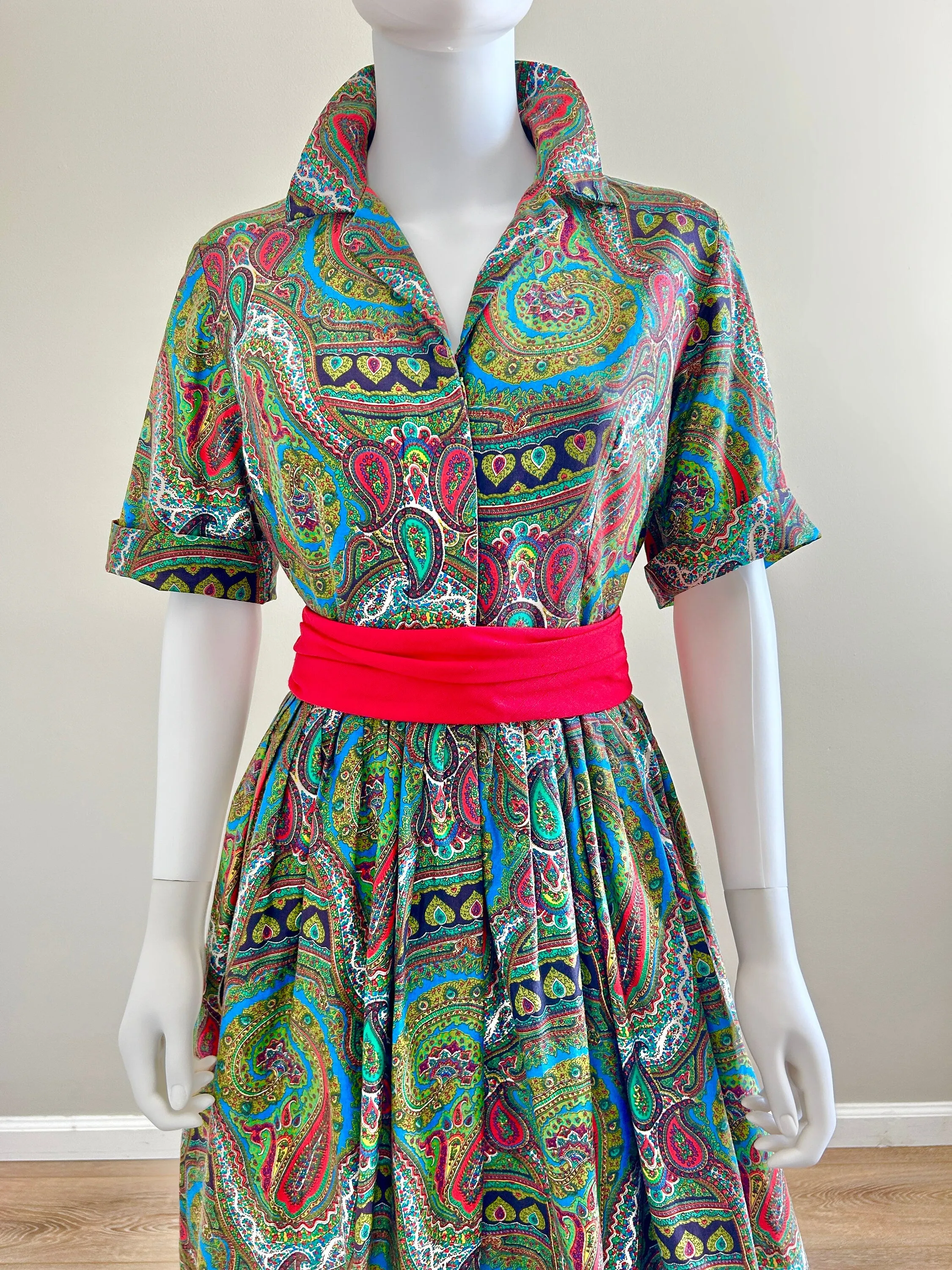 Vintage 1950s Paisley Cotton Shirt Dress / 50s Fit and Flare Dress / Size S M